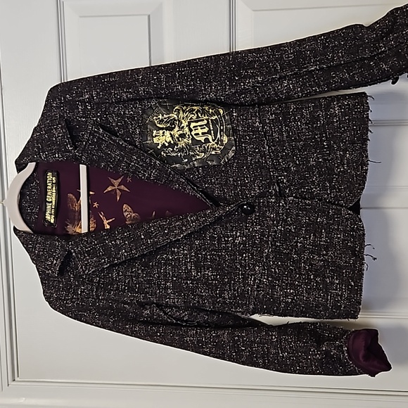 Merino Wool Crest Jacket - Picture 1 of 8